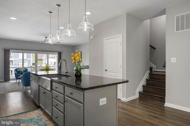Dining room, Interior, Kitchen, Pendant Lights, Recessed Lighting, Wood Texture Flooring
