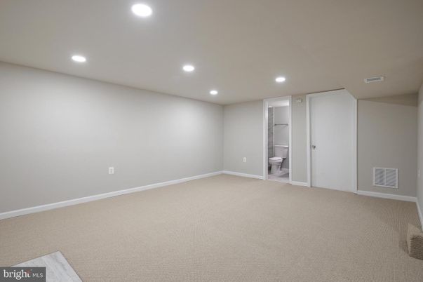 Bathroom, Empty room, Interior, Recessed Lighting