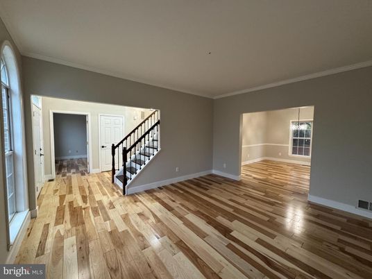 Empty room, Interior, Pendant Lights, Wood Texture Flooring