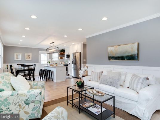 Dining room, Interior, Kitchen, Living room, Pendant Lights, Recessed Lighting, Stainless Steel Appliances, Wood Texture Flooring