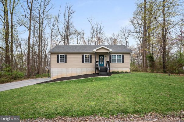 Attached, Backyard, Exterior, Facade, Cape Cod