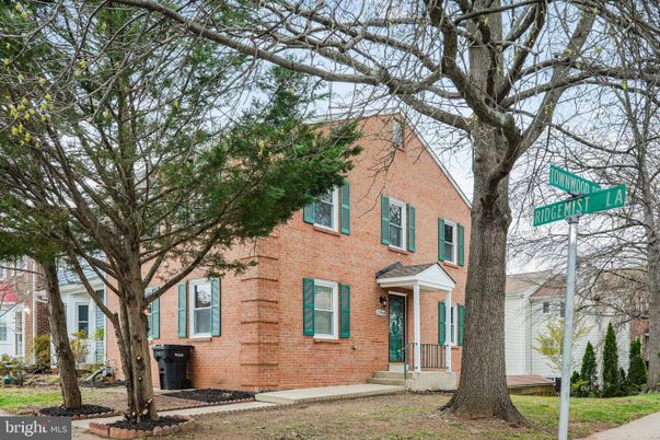 Exterior, Facade, Brick Facade, Rowhouse