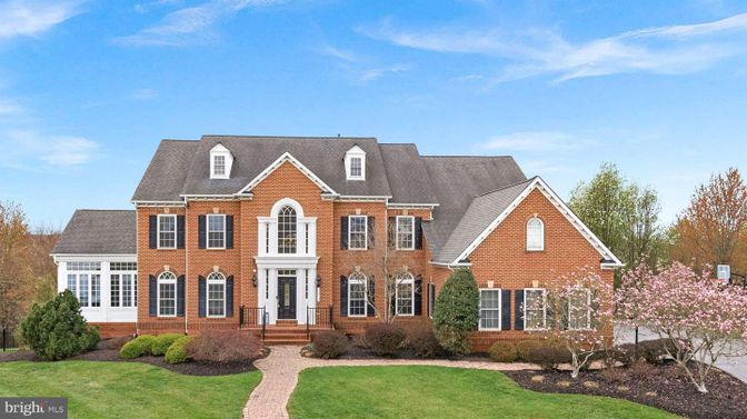 Exterior, Facade, Brick Facade, Georgian