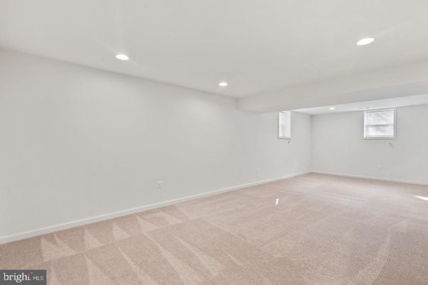 Empty room, Interior, Recessed Lighting