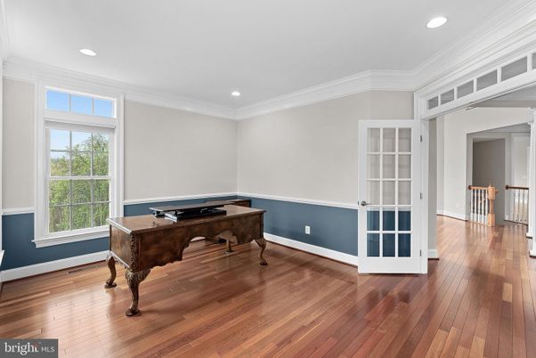 Interior, Piano, Recessed Lighting, Wood Texture Flooring
