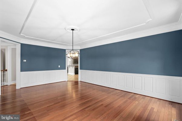 Chandelier, Empty room, Interior, Wood Texture Flooring