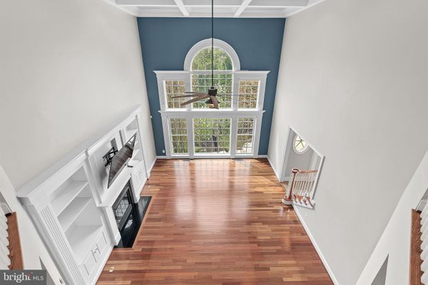 Interior, Pendant Lights, Wood Texture Flooring