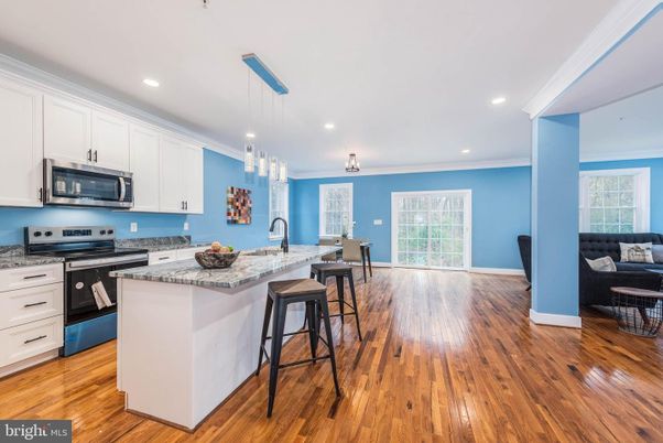 Interior, Kitchen, Living room, Pendant Lights, Recessed Lighting, Stainless Steel Appliances, Wood Texture Flooring