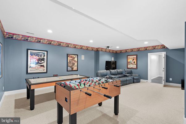 Game Room, Interior, Recessed Lighting