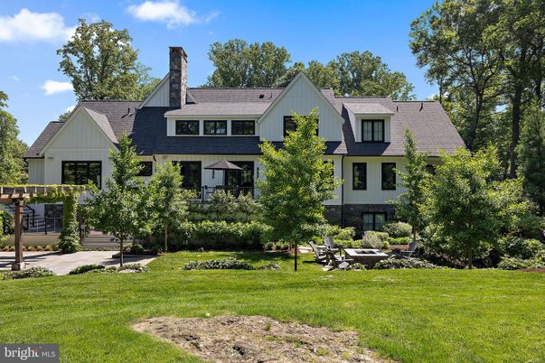 Backyard, Exterior, Facade, Farmhouse