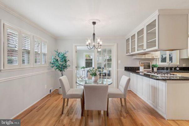 Chandelier, Dining room, Interior, Kitchen, Wood Texture Flooring