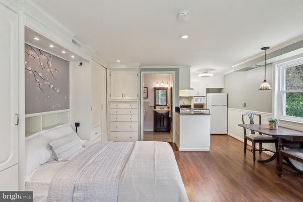Bedroom, Dining room, Interior, Kitchen, Pendant Lights, Recessed Lighting, Wood Texture Flooring