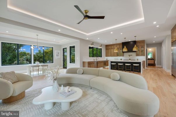 Dining room, Interior, Kitchen, Living room, Pendant Lights, Recessed Lighting, Stainless Steel Appliances, Wood Texture Flooring