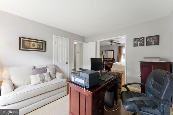 Home Office, Interior