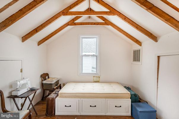 Hot Tub, Interior, Wooden Beams, Wood Texture Flooring