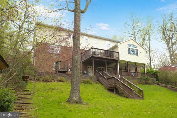 Backyard, Exterior, Facade, Brick Facade, None