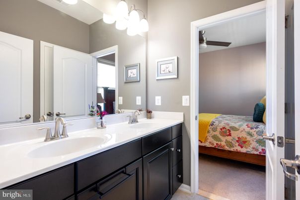 Bathroom, Bedroom, Dual Sink Vanities, Interior