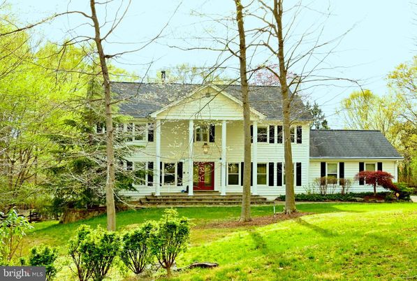 Exterior, Facade, Georgian