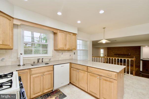 Interior, Kitchen, Pendant Lights, Recessed Lighting, Stone Walls