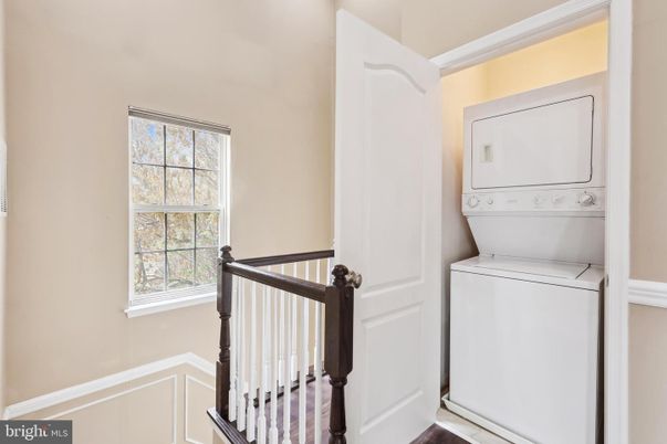 Interior, Utility Closets, Washer, Wood Texture Flooring