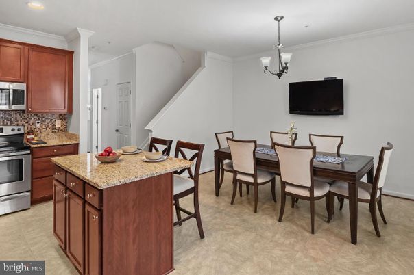 Chandelier, Dining room, Interior, Kitchen, Recessed Lighting, Stainless Steel Appliances