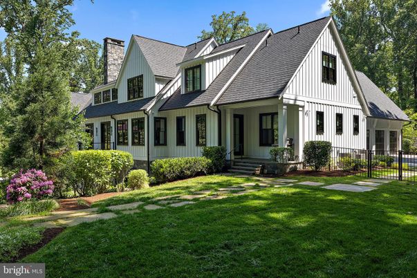 Exterior, Facade, Farmhouse