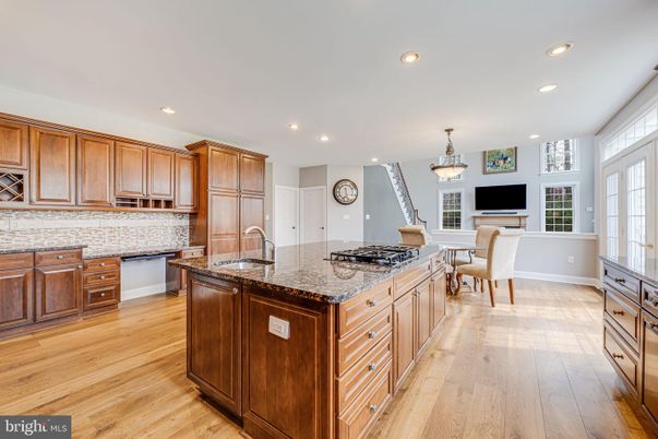 Dining room, Interior, Kitchen, Pendant Lights, Recessed Lighting, Wood Texture Flooring