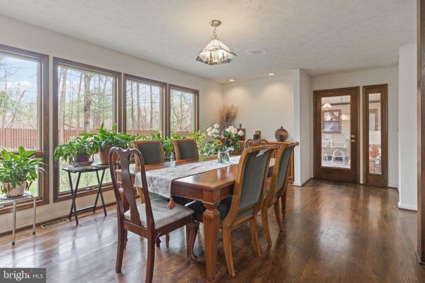 Dining room, Interior, Pendant Lights, Recessed Lighting, Wood Texture Flooring