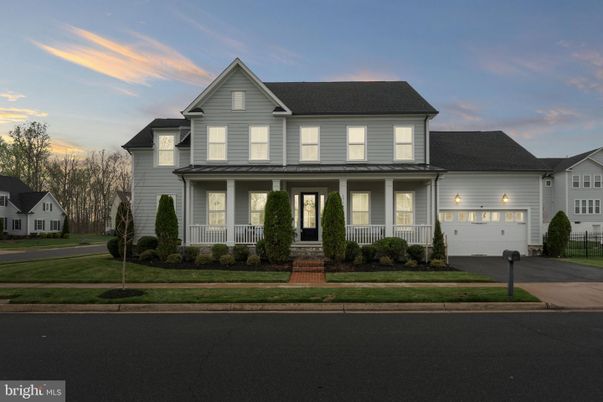 Attached, Exterior, Facade, Farmhouse