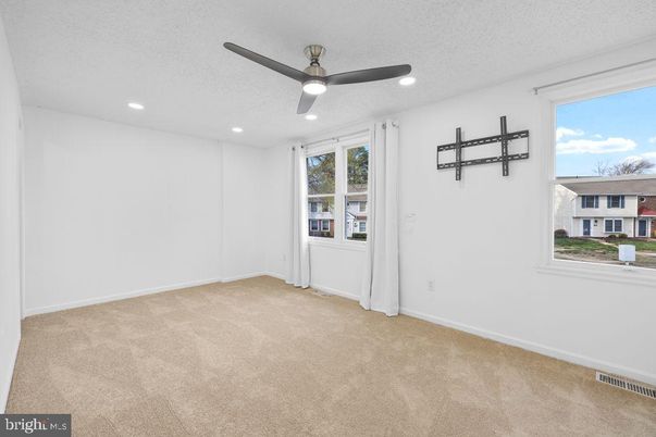 Empty room, Interior, Recessed Lighting