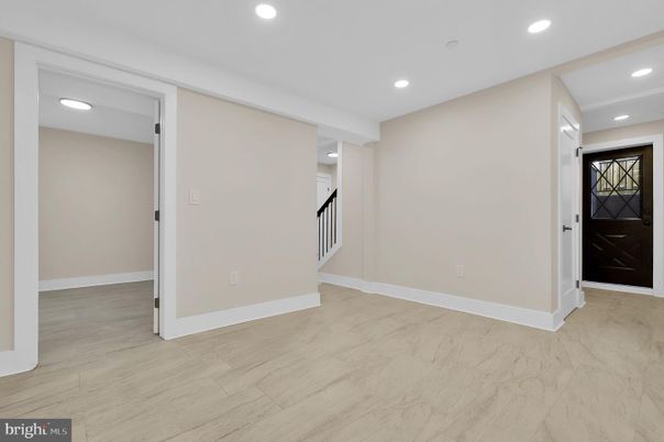 Empty room, Interior, Marble, Recessed Lighting