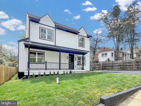Backyard, Exterior, Facade, Farmhouse