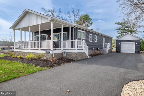 Detached Garage, Exterior