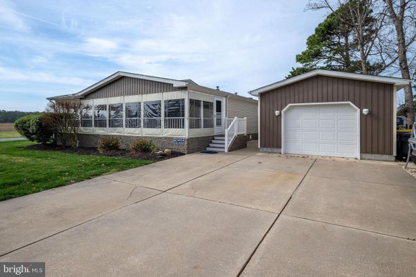 Detached Garage, Exterior