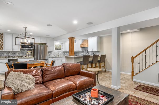 Dining room, Interior, Kitchen, Living room, Pendant Lights, Recessed Lighting, Stainless Steel Appliances