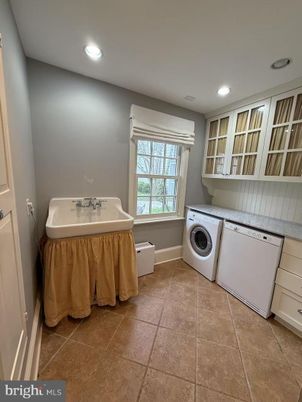 Interior, Recessed Lighting, Washer