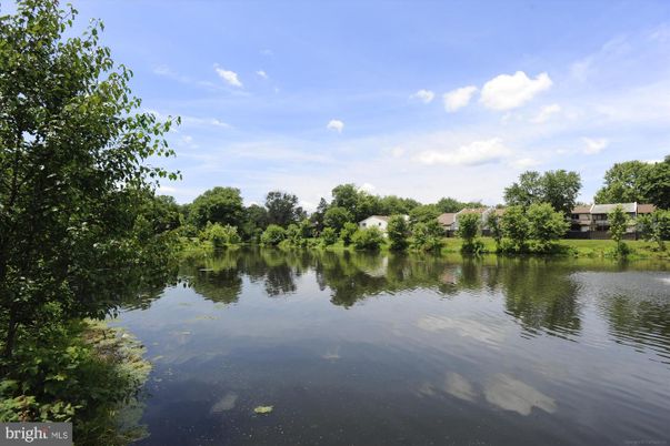 Exterior, Lake