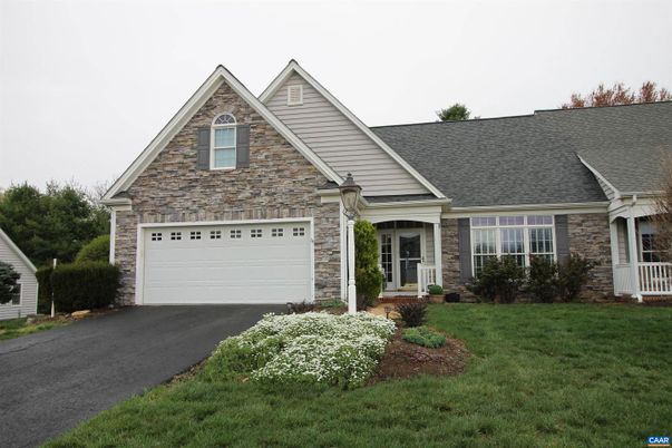 Attached, Exterior, Facade, Brick Traditional
