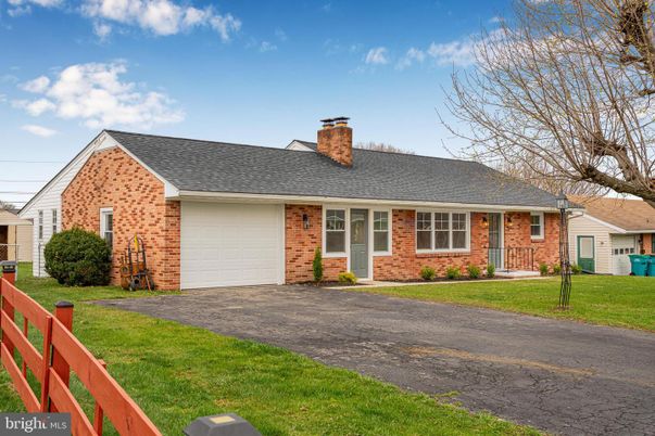 Attached, Exterior, Facade, Brick Facade, Cape Cod
