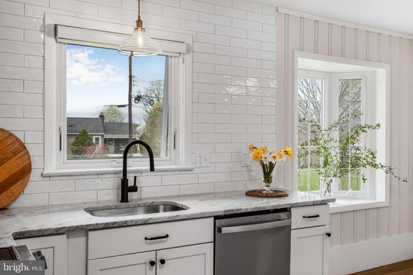 Interior, Kitchen, Pendant Lights, Stainless Steel Appliances