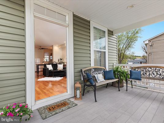 Exterior, Wood Texture Flooring