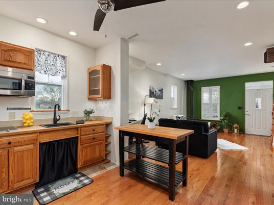 Interior, Kitchen, Living room, Recessed Lighting, Wood Texture Flooring