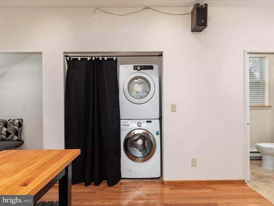 Interior, Utility Closets, Washer, Wood Texture Flooring