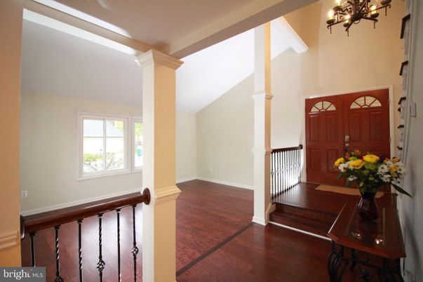 Chandelier, Interior, Wood Texture Flooring