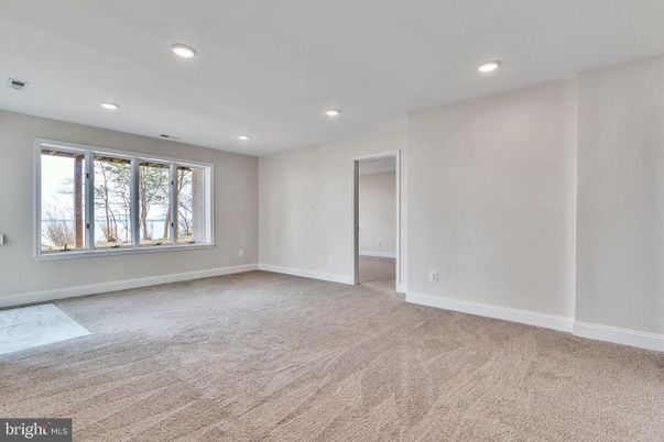 Empty room, Interior, Recessed Lighting