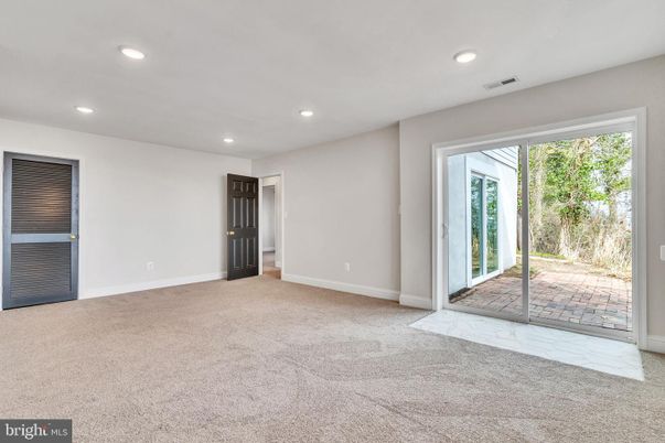 Empty room, Interior, Marble, Recessed Lighting