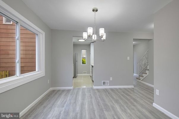 Chandelier, Empty room, Interior