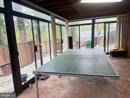 Game Room, Interior