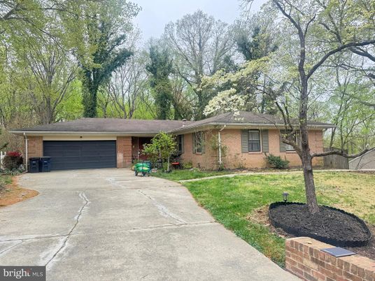 Attached, Exterior, Facade, Brick Facade, Ranch