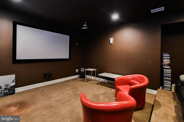 Interior, Projection Screen, Recessed Lighting, Theatre Room